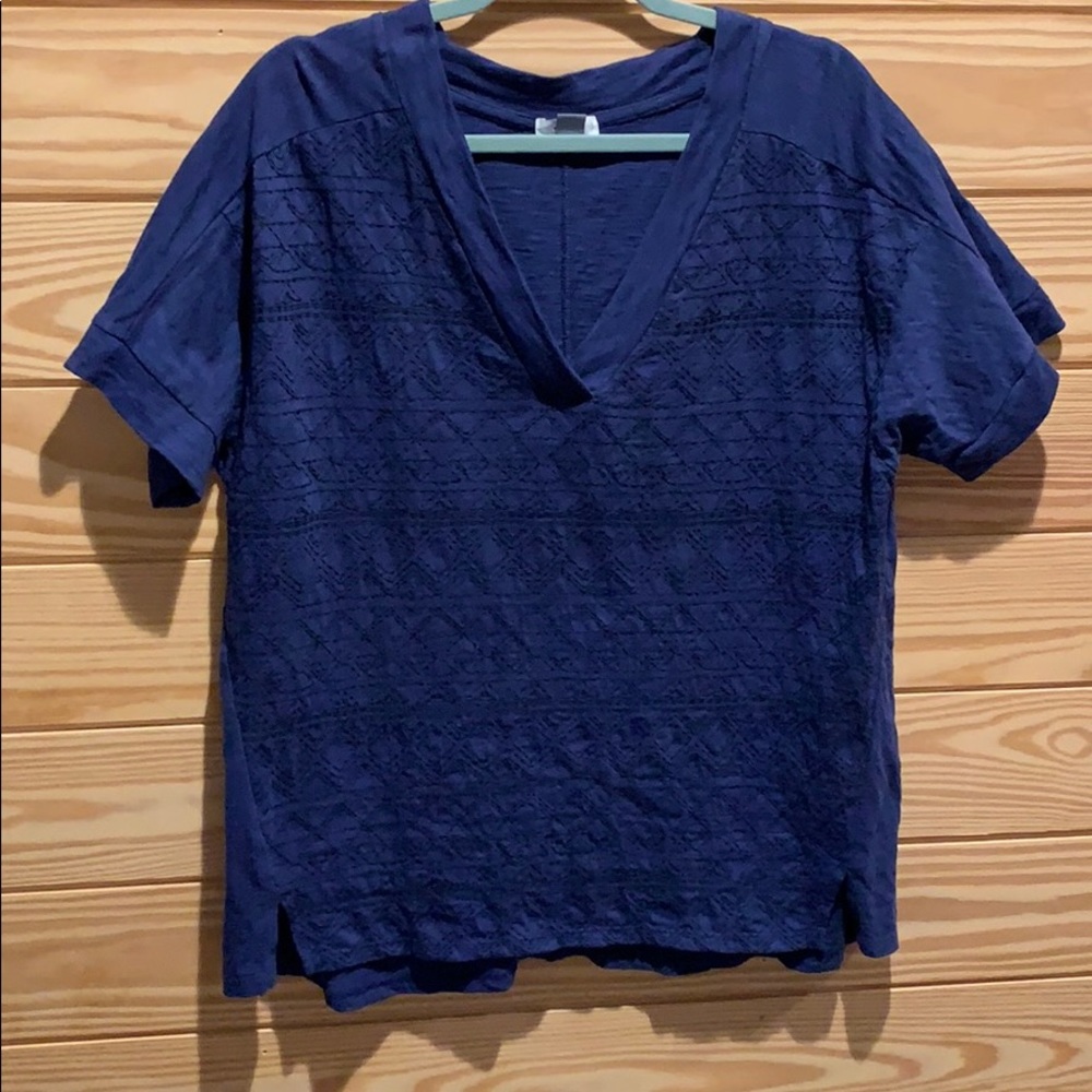 🛍 Old Navy embroidered tee